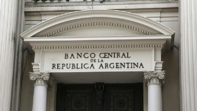 cb argentiny ogranichil prodazhu dollarov kriptovaljutnym trejderam 4d4902d