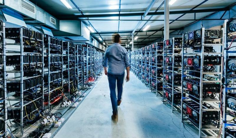 Arcane Research: Майнеры продолжают продавать больше BTC, чем добывают